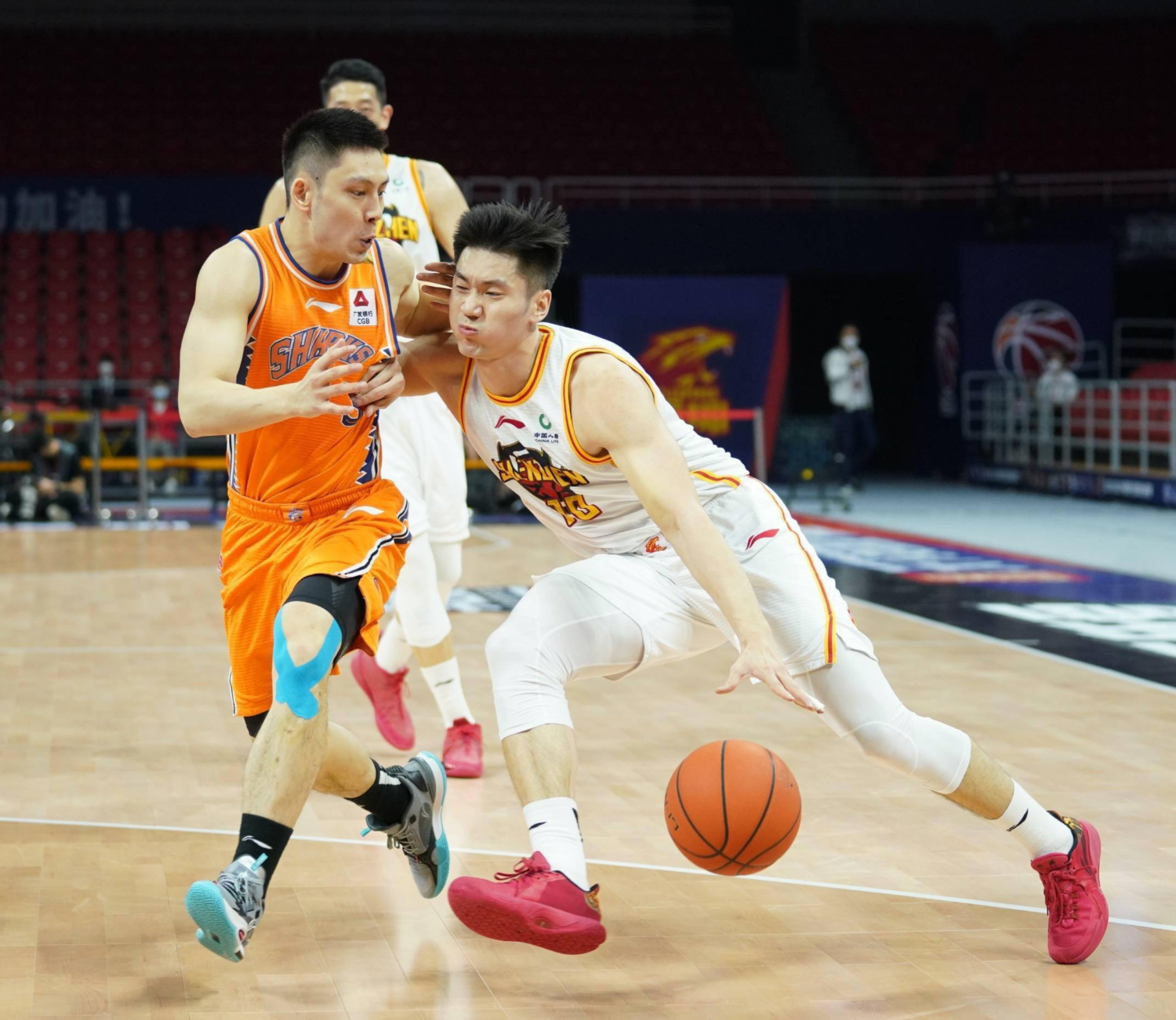 开云电竞官网-深圳男篮发布备战花絮，转会期复出首秀，国王杯任务艰巨，心理建设被强调的简单介绍