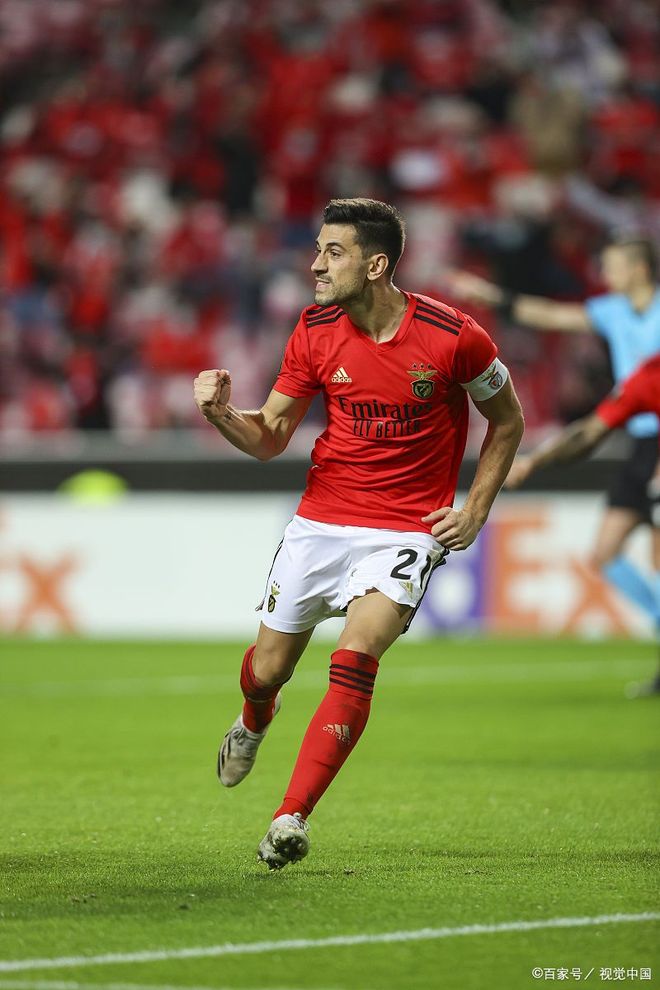 英雄联盟赔率-赛地聚焦：社区盾加时末段热度飙升，本菲卡官宣签约，球迷炸锅，赛程密集仍需轮换的简单介绍